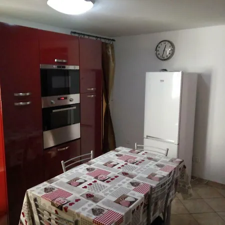 31 Piazza Bernardo Tanucci * 스티아