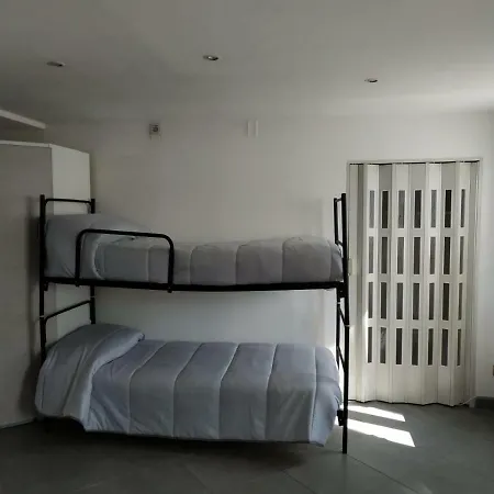 31 Piazza Bernardo Tanucci 스티아